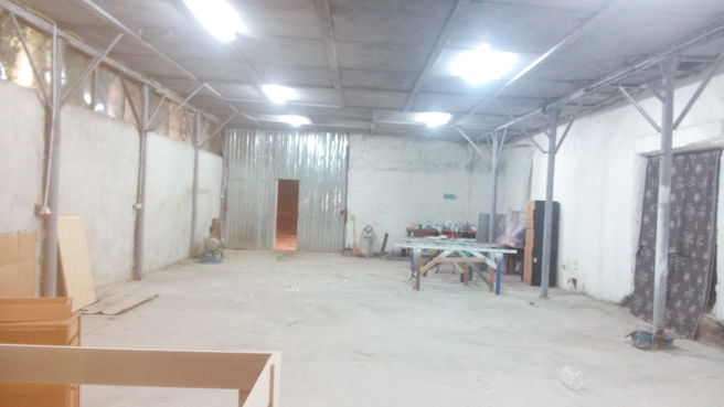 Pieptanari, spatiu hala,