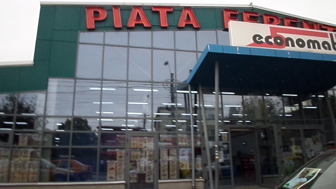 Pieptanari, spatiu hala,